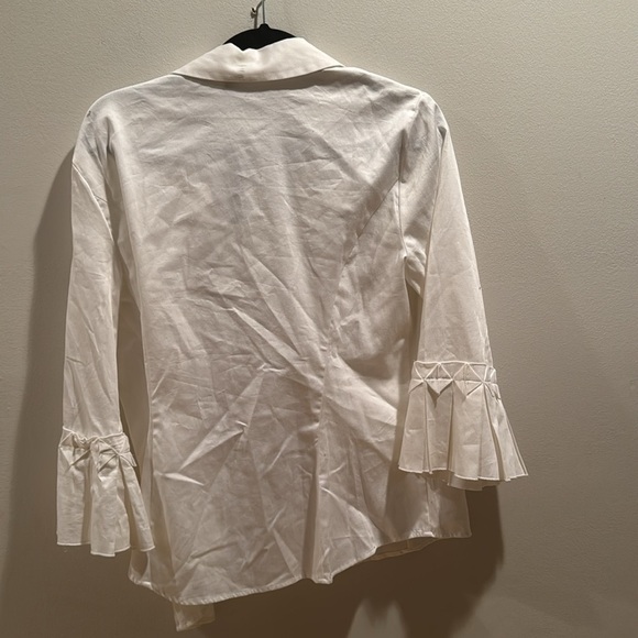 NWT The Limited White Button-Up Blouse with Ruffled Sleeves Large - Picture 5 of 5